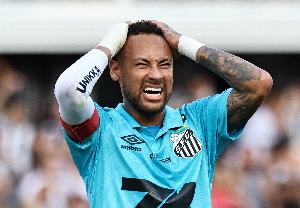 乐鱼体育-马克莱莱谈内马尔：要看他是否还想证明自己是世界最佳球员之一