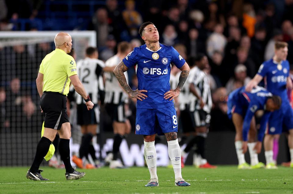 乐鱼-双线2连败！切尔西主场0-1纽卡仍排第5 戈登制胜 詹姆斯补时中柱