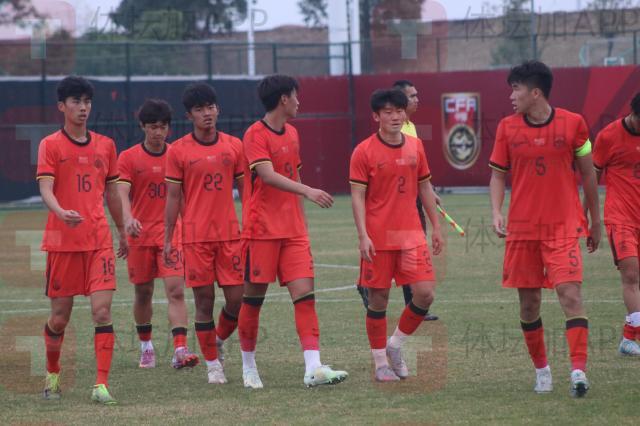 乐鱼-完整阵容亮相！贾伟伟建功 U19国青1比0取胜乌兹